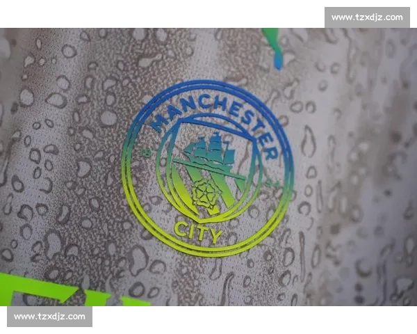 曼城第三球衣惊现银灰荧光绿风暴!百年传统美学遭颠覆 曼城第三球衣惊现银灰荧光绿风暴!百年传统美学遭颠覆